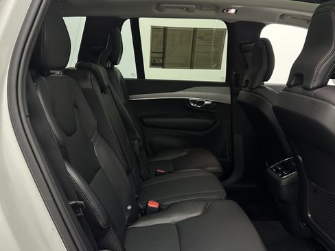 Used 2022 Volvo XC90 T5 Momentum AWD/4WD image 38