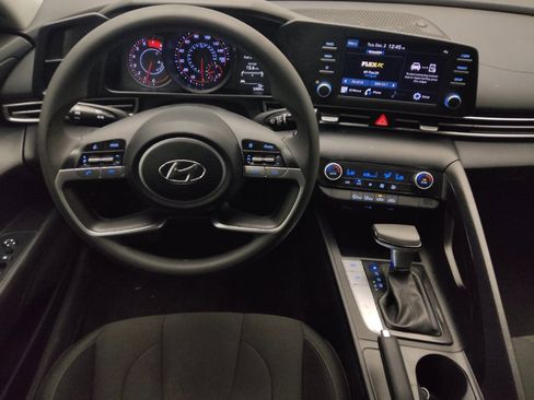 Used 2023 Hyundai Elantra SEL w/ Cargo Package image 22