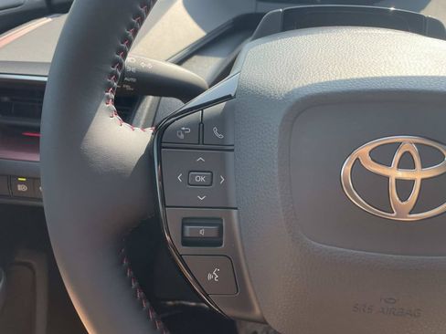New 2026 Toyota Prius Plug-In Hybrid FWD image 32