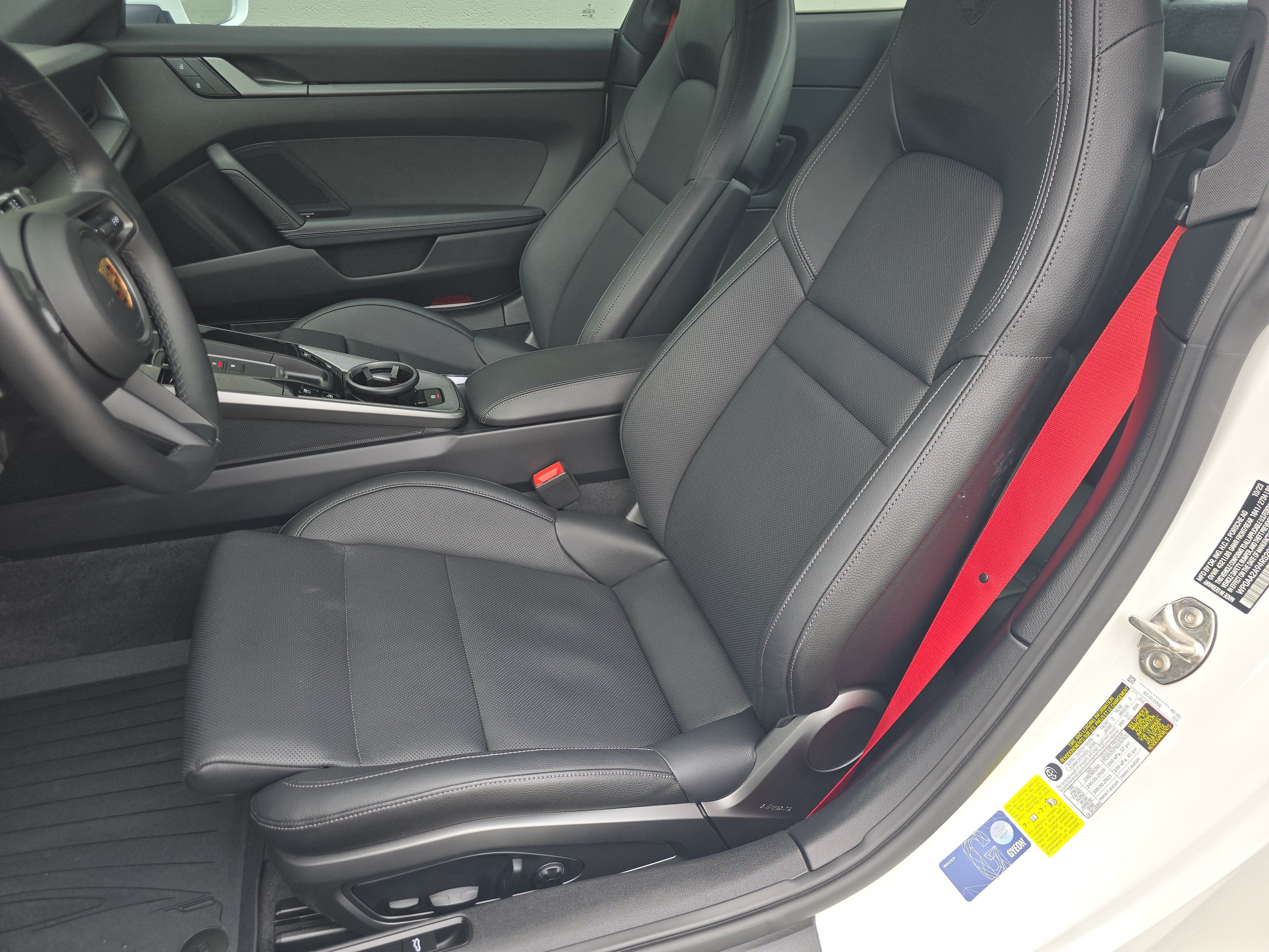 Certified 2024 Porsche 911 Carrera RWD image 5