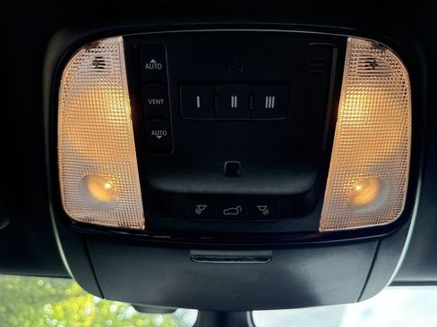 Used 2025 Dodge Durango R/T image 35