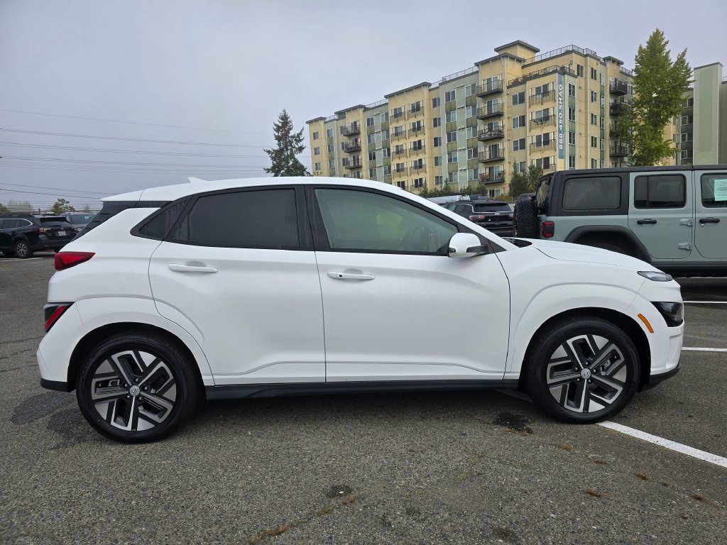 Used 2023 Hyundai Kona SE FWD image 8