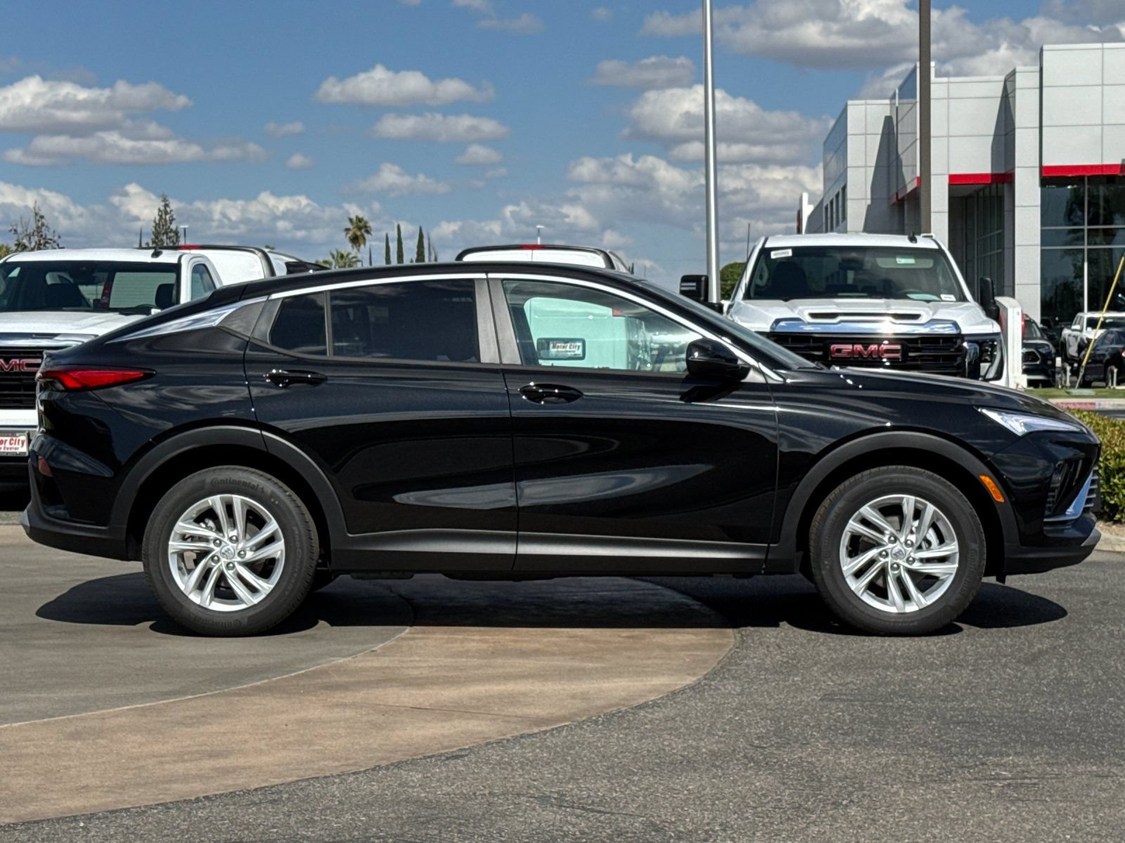 New 2026 Buick Envista Sport Touring w/ Convenience I Package FWD image 3