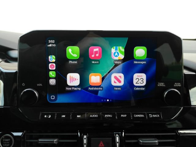 Used 2022 Nissan Pathfinder SL w/ SL Black Package FWD image 10