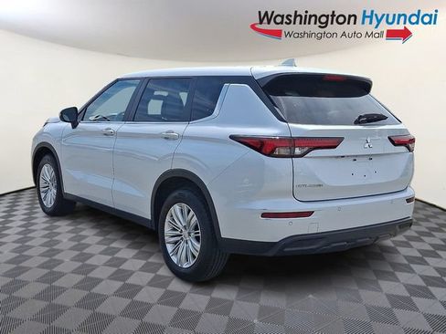 Used 2023 Mitsubishi Outlander ES FWD image 4