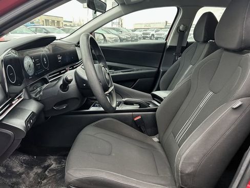 Used 2024 Hyundai Elantra SEL FWD image 25