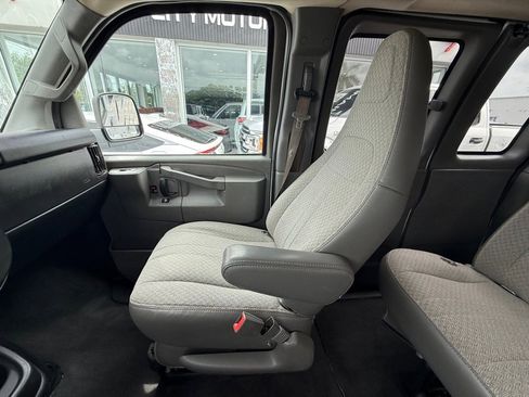 Used 2020 Chevrolet Express 3500 LT w/ LT Preferred Equipment Group image 27