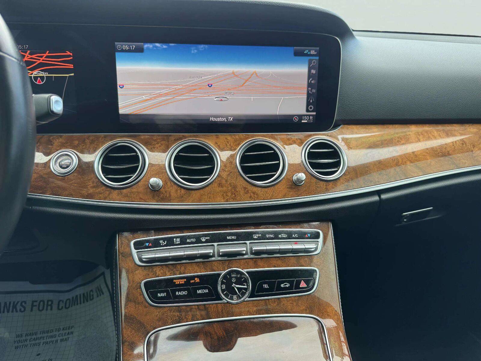 Used 2020 Mercedes-Benz E 350 4MATIC Sedan image 29
