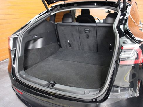Used 2022 Tesla Model Y Performance AWD/4WD image 11