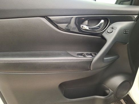 Used 2018 Nissan Rogue SL image 10