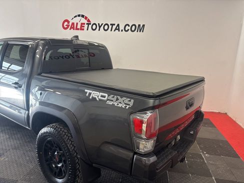 Used 2022 Toyota Tacoma TRD Sport image 7