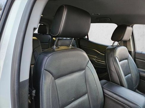 Used 2019 GMC Acadia SLT image 25