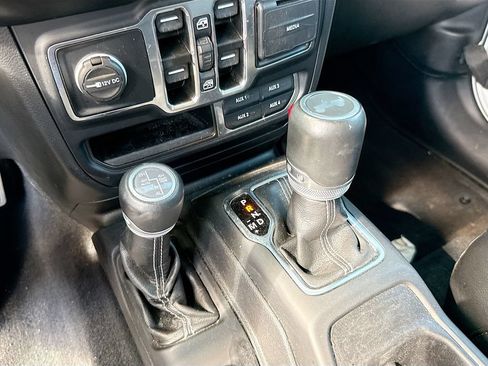 Certified 2022 Jeep Wrangler Unlimited Sahara w/ Cold Weather Group AWD/4WD image 18