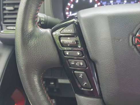 Used 2024 Nissan Frontier PRO-4X w/ Technology Package AWD/4WD image 18