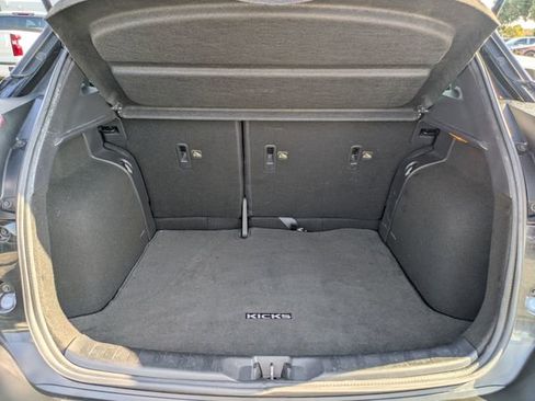 Used 2020 Nissan Kicks SR w/ SR Premium Package image 29