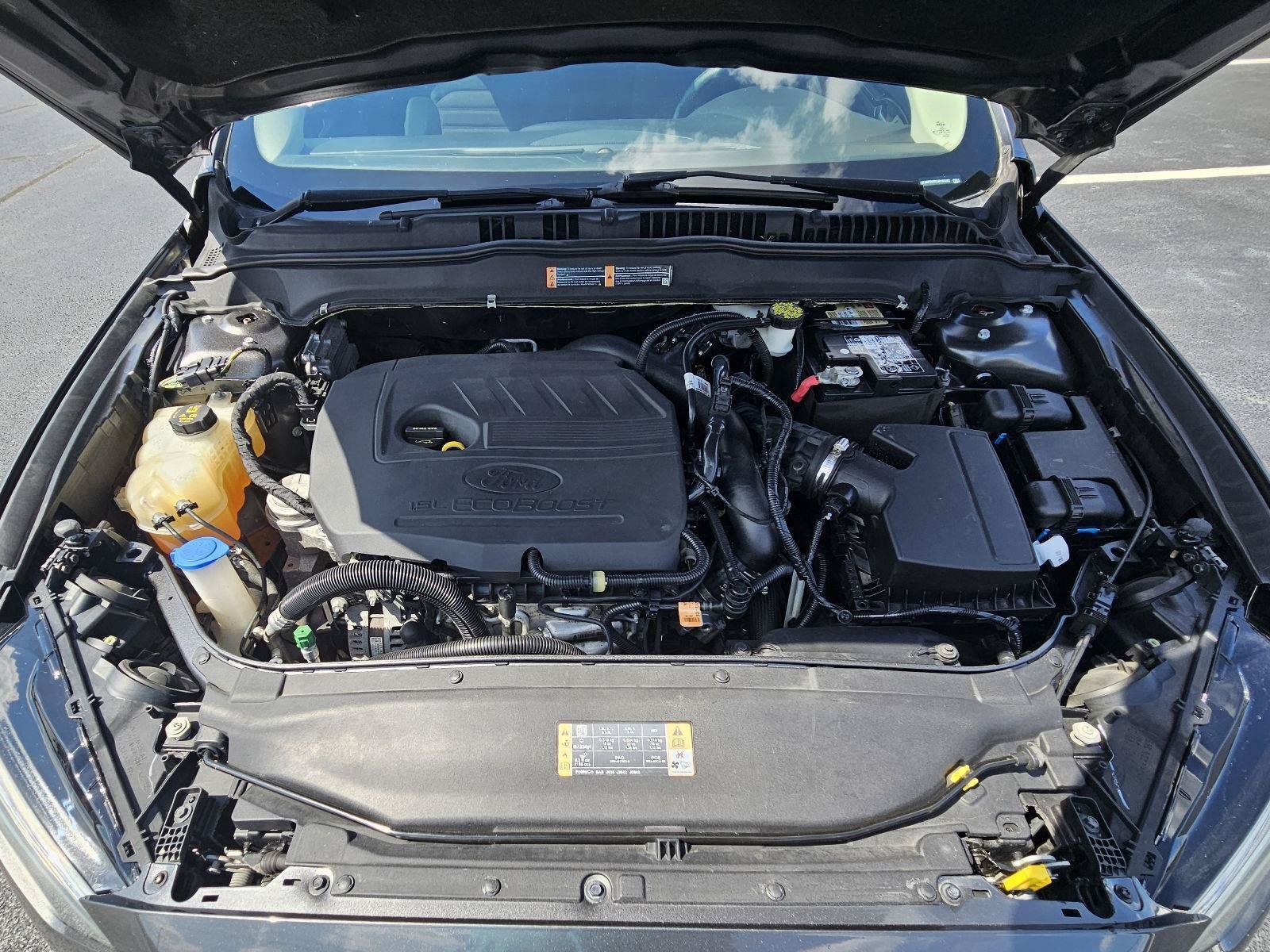 Used 2018 Ford Fusion SE w/ Fusion SE Technology Package FWD image 22