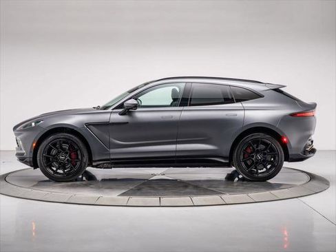 Used 2021 Aston Martin DBX image 12