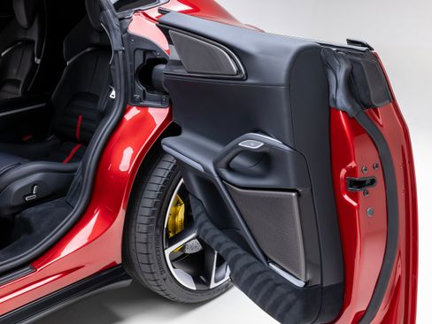 Certified 2023 Ferrari Purosangue image 32