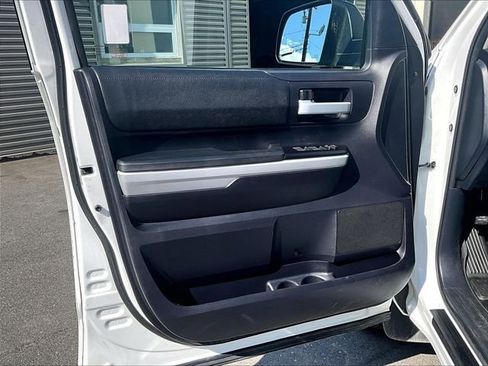 Used 2020 Toyota Tundra SR5 w/ SR5 Upgrade Package AWD/4WD image 18
