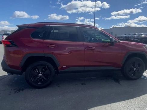 Used 2024 Toyota RAV4 LE image 9