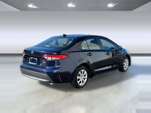 Used 2025 Toyota Corolla LE image 9