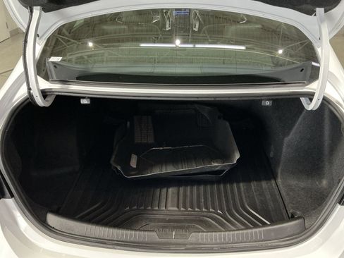 Used 2024 Chevrolet Malibu LT image 32