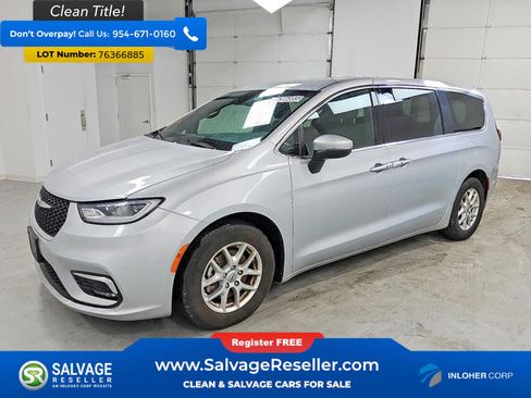 Used 2023 Chrysler Pacifica Touring image 1
