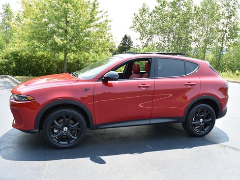 Used 2025 Dodge Hornet GT w/ GT Plus Package AWD/4WD image 8