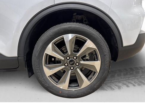 Used 2025 Ford Escape Platinum image 52