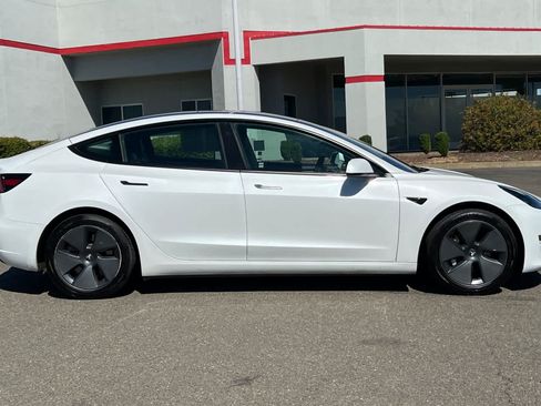 Used 2023 Tesla Model 3 Standard Range RWD image 6