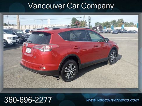 Used 2017 Toyota RAV4 LE image 5