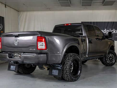 Used 2024 RAM 3500 Tradesman w/ Chrome Appearance Group image 9