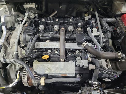 Used 2025 Nissan Versa SV FWD image 30