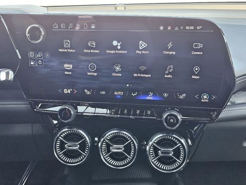 Used 2025 Chevrolet Blazer EV LT image 34