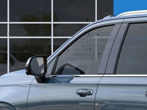 New 2026 Chevrolet Suburban Premier image 37