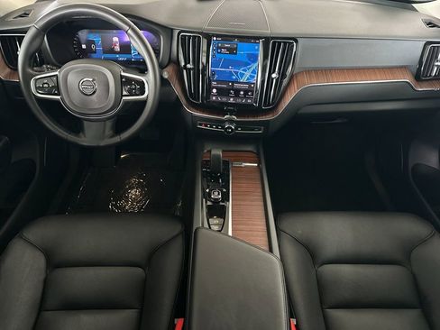 Certified 2023 Volvo XC60 B5 Plus AWD/4WD image 12