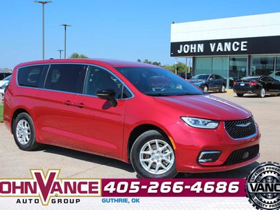 Used 2025 Chrysler Pacifica Select