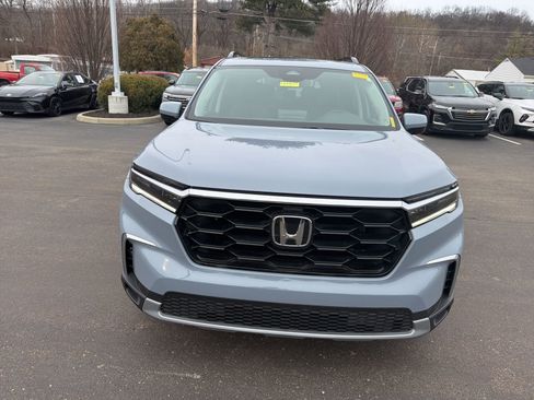 Used 2025 Honda Pilot Touring image 8