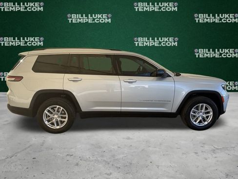 Used 2023 Jeep Grand Cherokee L Laredo image 4
