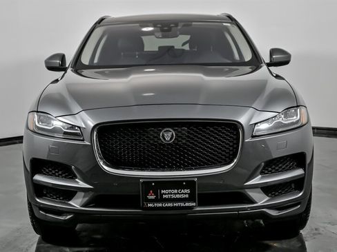Used 2019 Jaguar F-PACE Prestige image 4