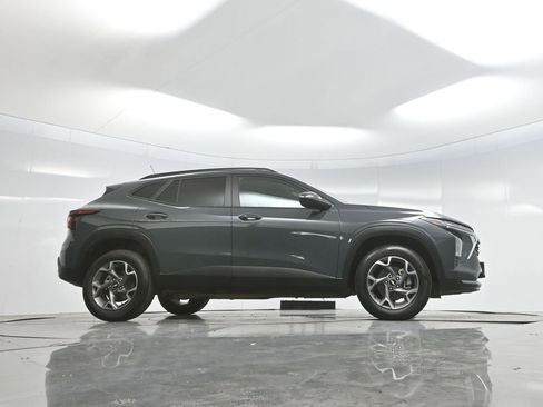 Used 2025 Chevrolet Trax LT w/ Driver Confidence Package FWD image 61