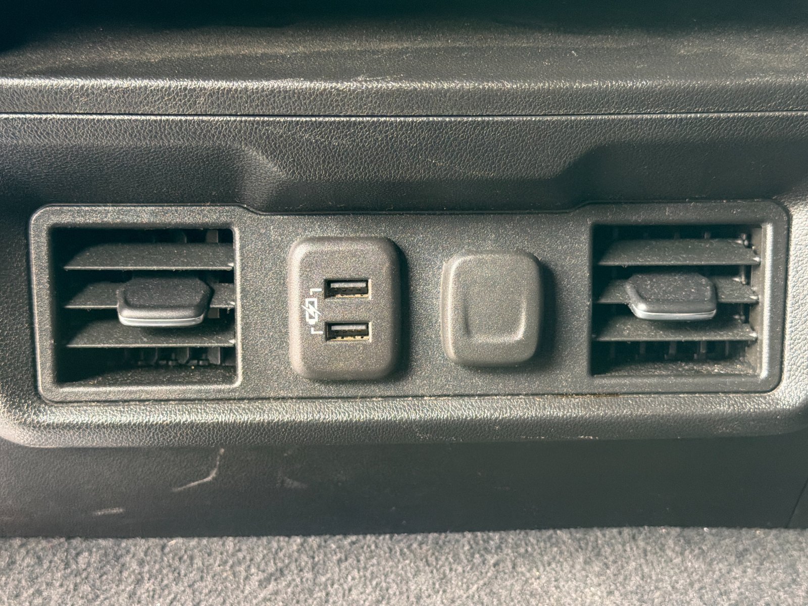 Used 2022 Chevrolet Silverado 1500 LT RWD image 16