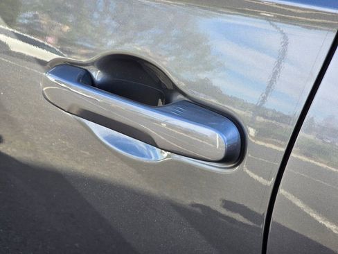 Certified 2025 Honda Pilot EX-L image 11