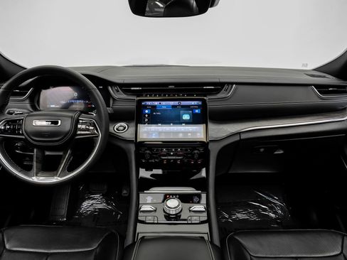 Used 2023 Jeep Grand Cherokee L Overland image 19