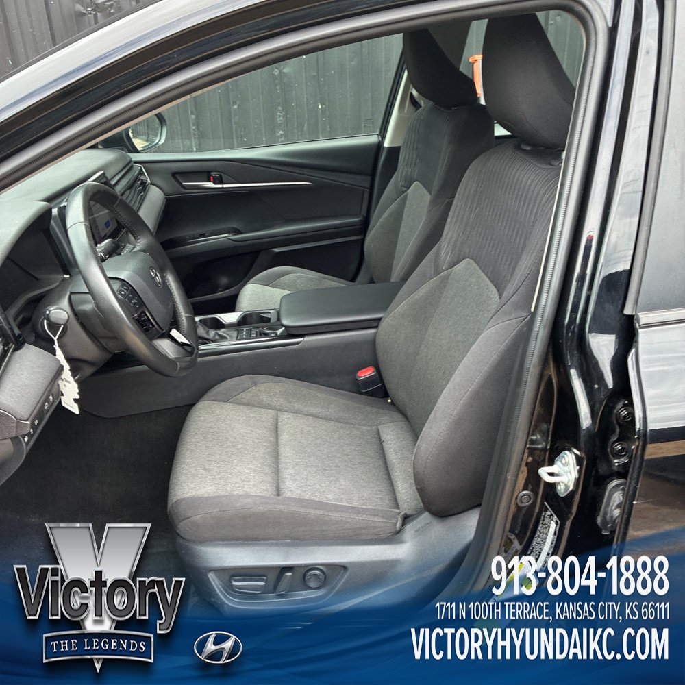 Used 2025 Toyota Camry LE w/ Convenience Package FWD image 12