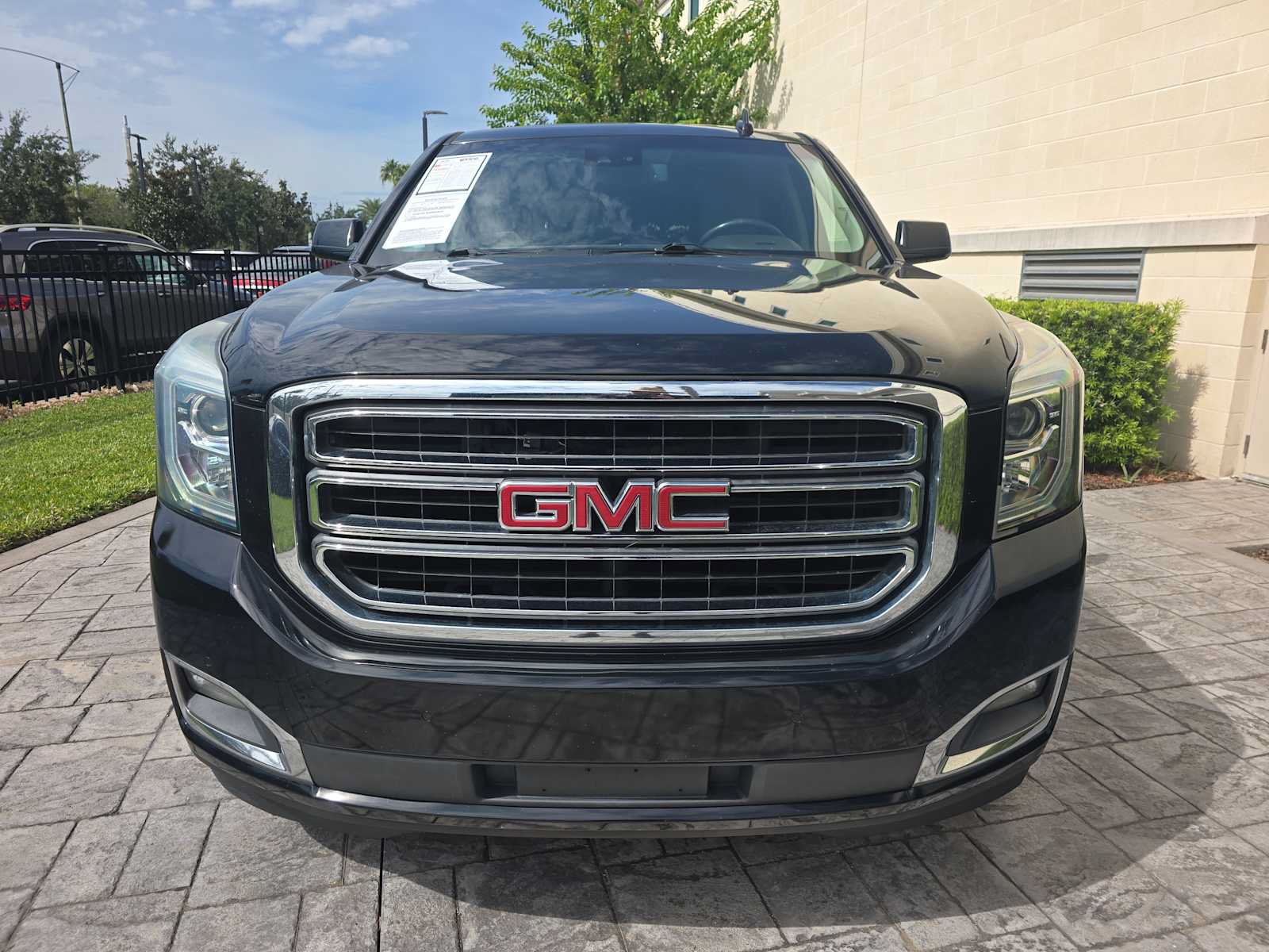 Used 2018 GMC Yukon XL SLT w/ Open Road Package RWD image 2