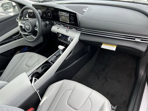New 2026 Hyundai Elantra Limited image 17