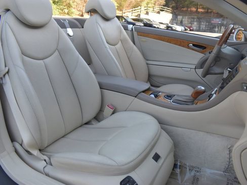 Used 2004 Mercedes-Benz SL 500 w/ Comfort Pkg image 28
