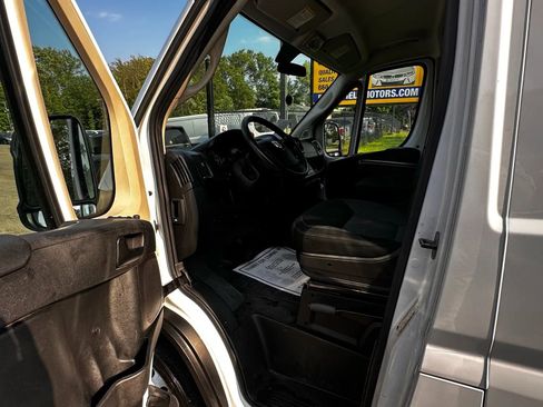 Used 2021 RAM ProMaster 2500 image 15