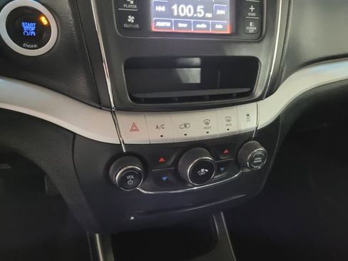 Used 2016 Dodge Journey SE image 27